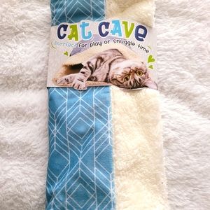 CAT CAVE BLANKET